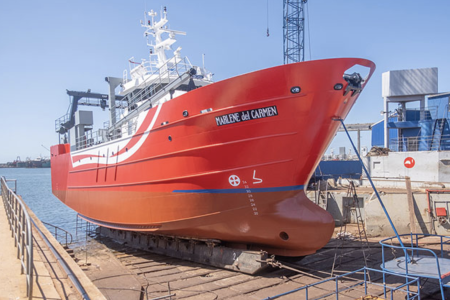 Celebraci贸n en el Astillero Naval Federico Contessi: Botan al Marlene del Carmen, un nuevo fresquero de altura