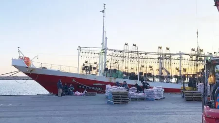 Santa Cruz. Reclamo por actualizaci贸n de jornales en el sector de la estiba