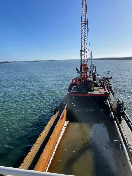 La draga Omvac Diez inició sus operaciones en el puerto de Mar del Plata