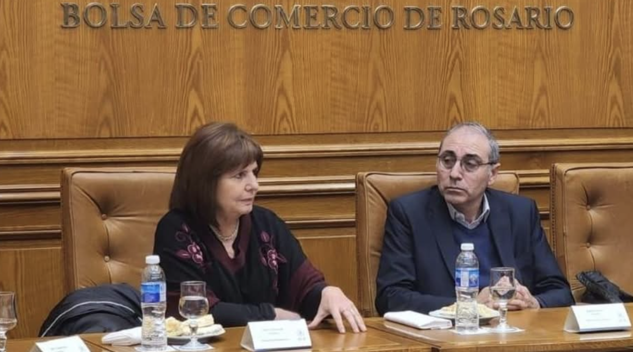 Bullrich anunció la flexibilización de la normativa para aumentar el calado navegable en la Vía Navegable Troncal
