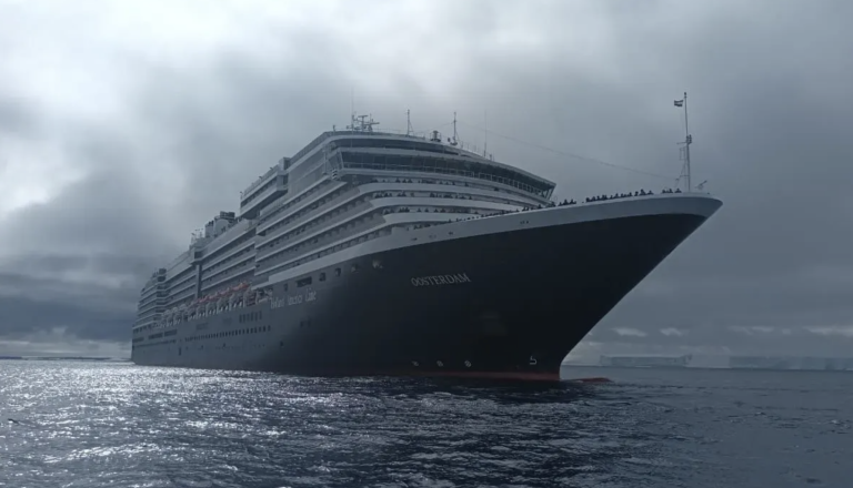 Un crucero de gran porte sorprende en la costa de Mar del Plata por una Emergencia M茅dica