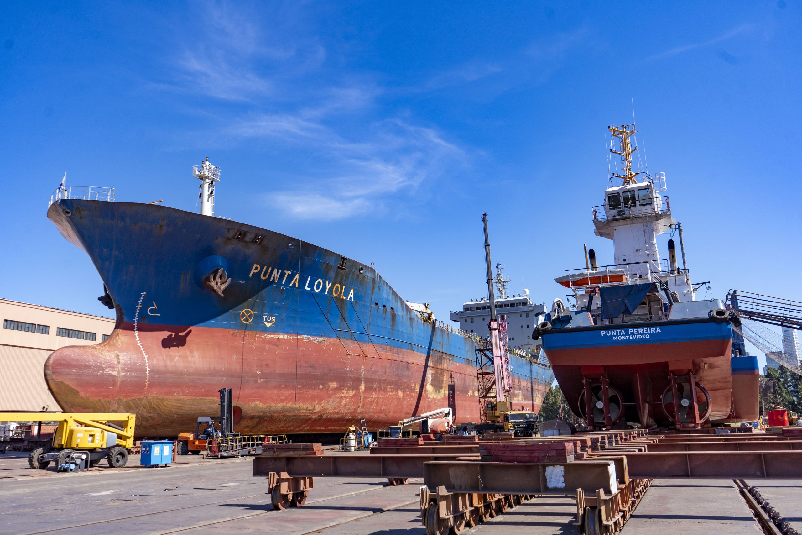 Finalizaron los trabajos de reparación del buque tanque Punta Loyola