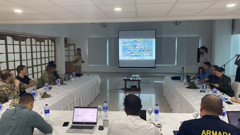 La Prefectura Naval Argentina particip贸 del Primer Encuentro Internacional de Centros de Fusi贸n Mar铆tima