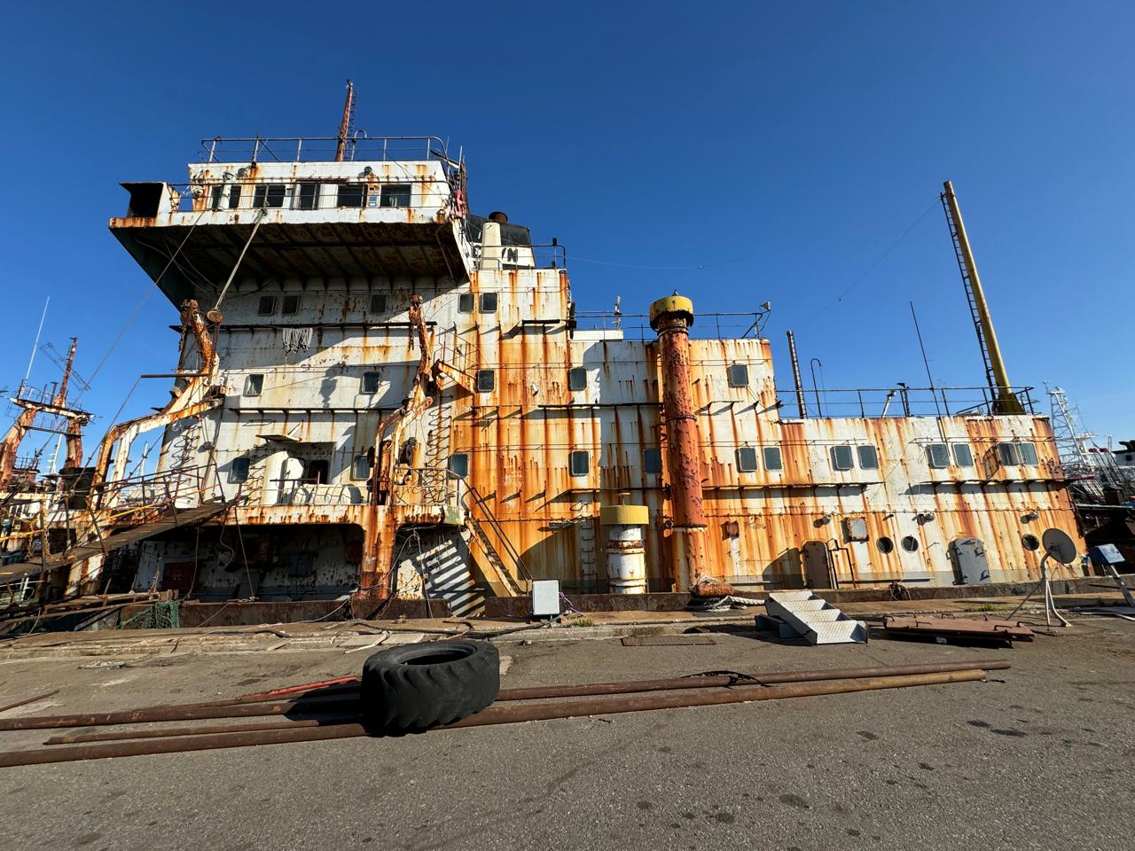 La Administraci贸n General de Puertos licita el desguace de la draga Mendoza 259 C ante riesgos estructurales y ambientales
