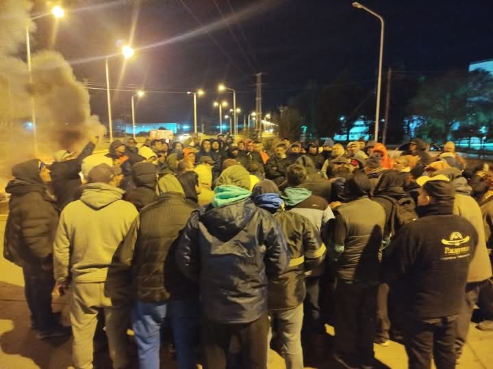Pesca paralizada, marineros en la calle: El conflicto en Chubut es insostenible