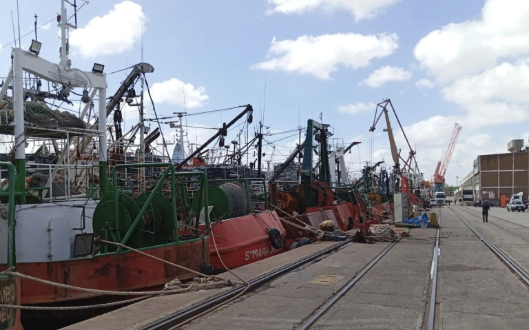 El conflicto que amenaza con encallar a la industria pesquera uruguaya