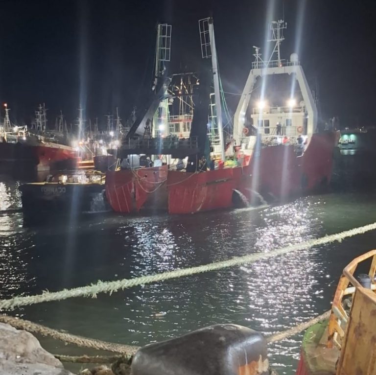 Zarparon los dos primeros buques congeladores desde Mar del Plata tras el acuerdo 70/30