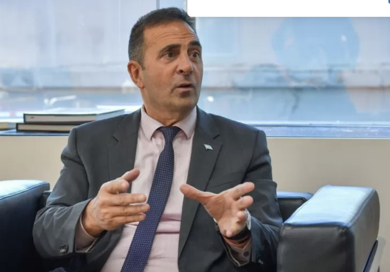 “Hay amenazas y violencia contra trabajadores que quieren salir al marâ€. Julio Cordero convocó para hoy a una reunión urgente