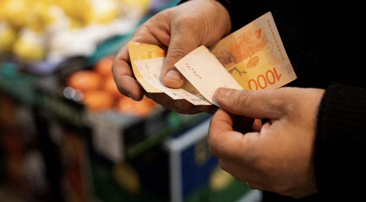 Según INDEC, los salarios le ganan a la inflación