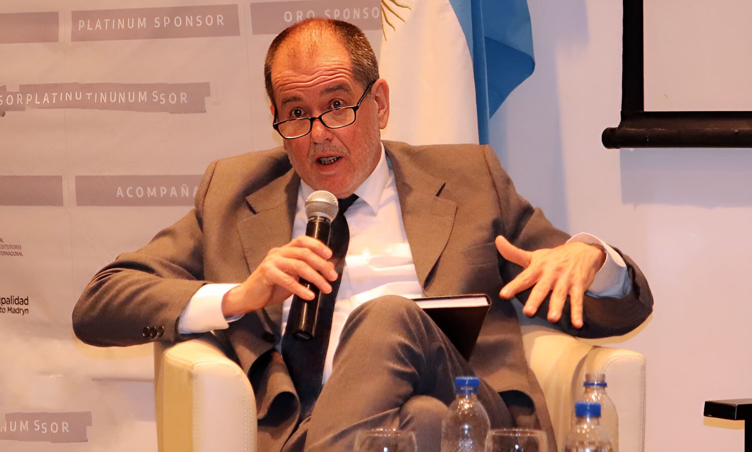 CAPA celebró la decisión de no otorgar nuevos permisos de pesca para poteros