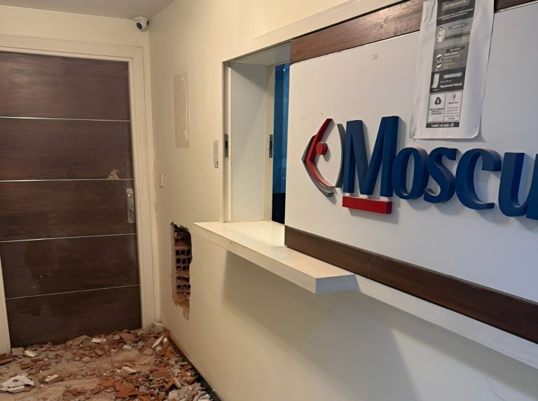 Robo en oficinas del edificio Torre Azul: Un golpe planificado en plena madrugada