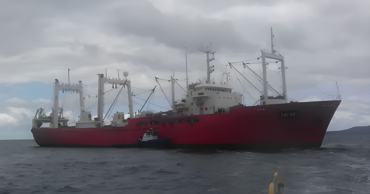 El buque Tai An zarp贸 desde Ushuaia en medio de denuncias por incumplimientos salariales