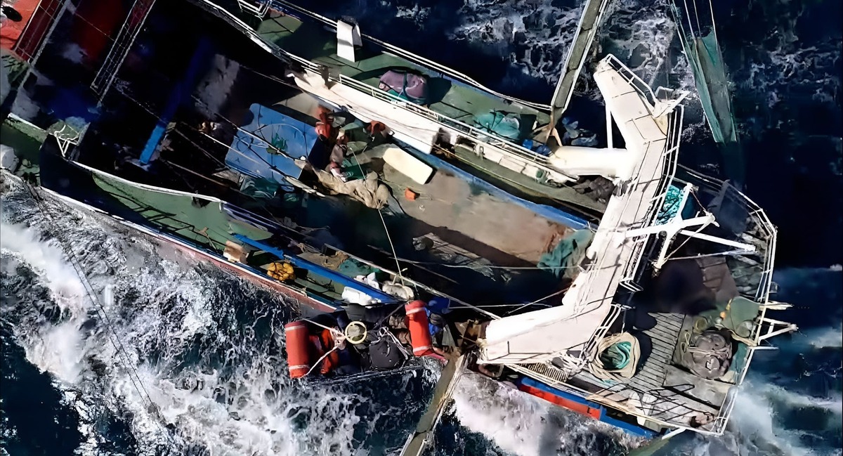 Doble rescate en alta mar: La Prefectura Naval Argentina salv贸 dos vidas en apenas 24 horas