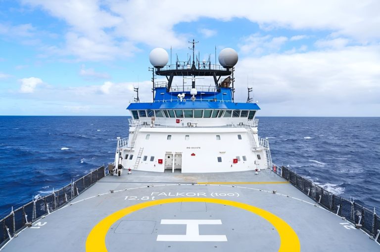 El Falkor Too y la misi贸n cient铆fica que zarp贸 tras d铆as de retraso