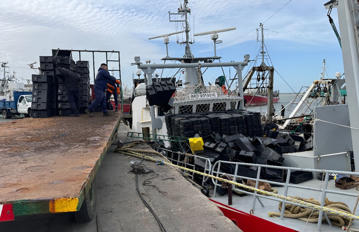 Reina la paz social: El SIMAPE y C谩maras fresqueras extienden acuerdo hasta el 2026