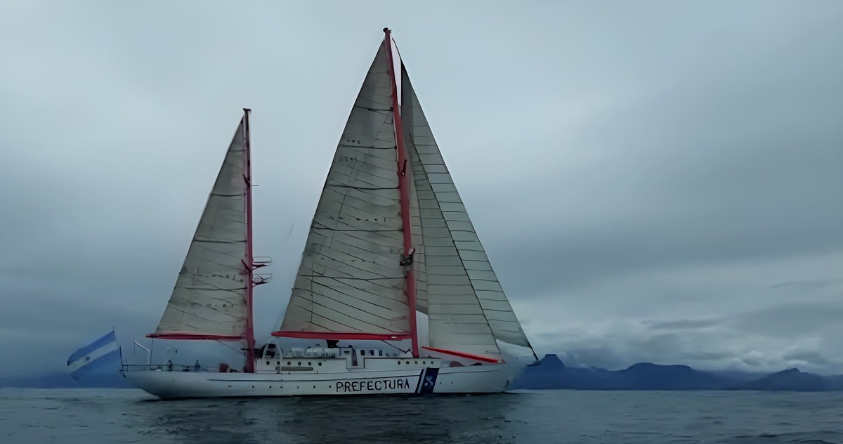 El motovelero Dr. Bernardo Houssay inicia una nueva campa帽a cient铆fica en el Atl谩ntico Sur