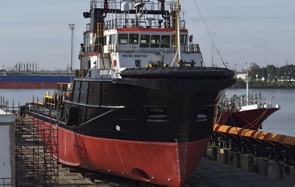 Culminaron las tareas de mantenimiento del remolcador de altura Didi K