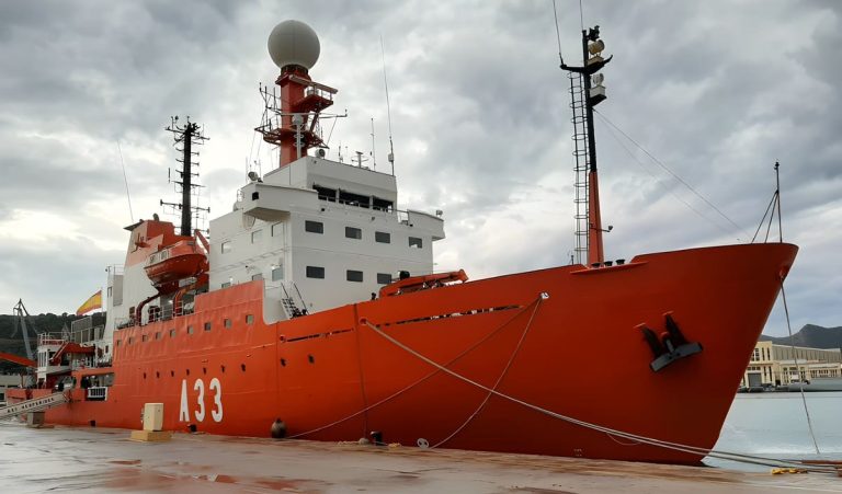 Mar del Plata, escala estratégica de buques de investigación con destino antártico