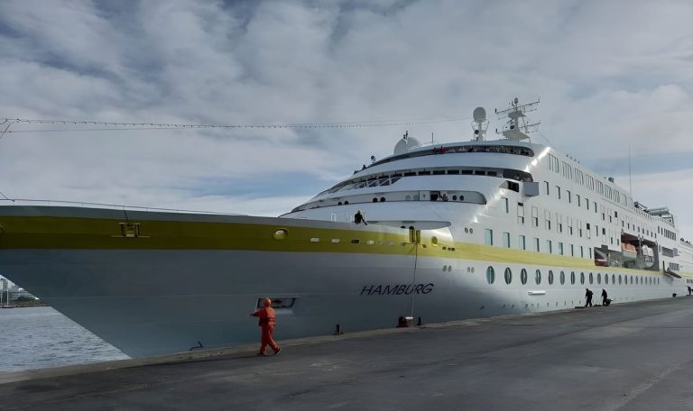 Sorpresa en la costa marplatense: llegó el crucero “Hamburg†al puerto local tras el cierre preventivo de Montevideo