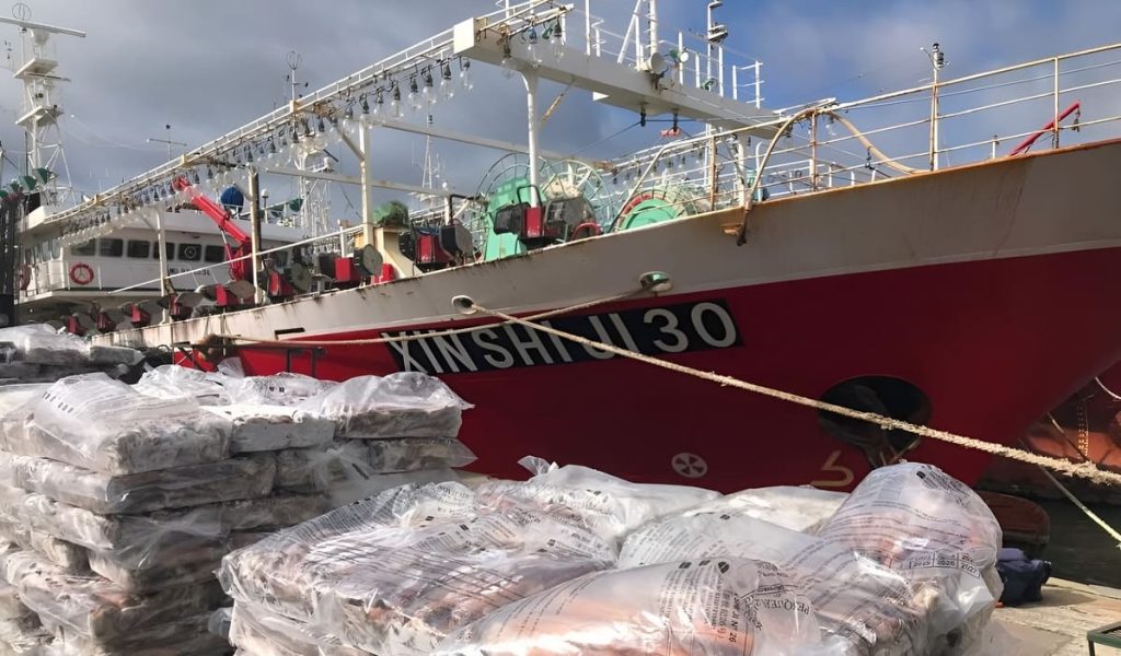 La fiebre del calamar acelera los tiempos y, cuando se alinean variables, el incidente queda a un paso