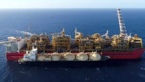 YPF proyecta incorporar un buque plataforma: el plan del GNL que muda el mapa energético argentino