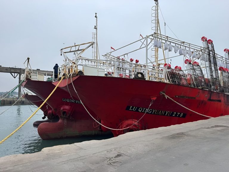 Pesquera Latina obtiene el Sello “Alimentos Argentinos” para su producción congelada de calamar illex