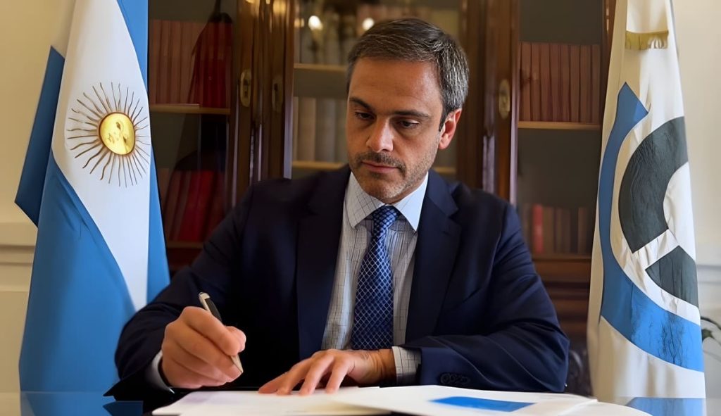 Michel impulsa penas de prisión por pesca ilegal y abre debate sobre el régimen pesquero