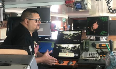 BP Luca Mario. La flota congeladora barre el área y amplía la búsqueda del hombre al agua