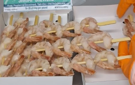 Langostino elaborado en Puerto Deseado llega por primera vez a supermercados de Estados Unidos
