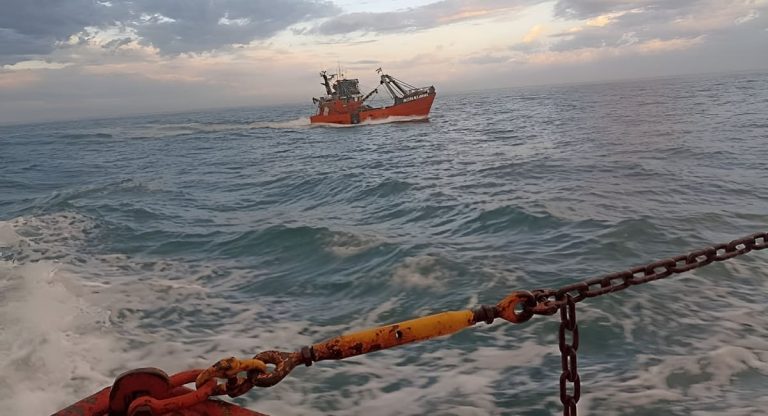 Parte de la flota amarilla de Chubut se suma a la pesca nacional de langostino