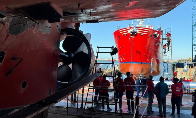 Industria naval pidió revisar la adjudicación de 18 permisos para la pesca de calamar