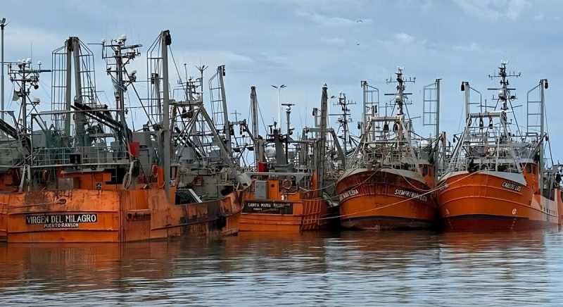El SOMU convocó a los marineros de Rawson antes de la zafra de langostino