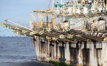 China anuncia controles a su flota para combatir la pesca ilegal