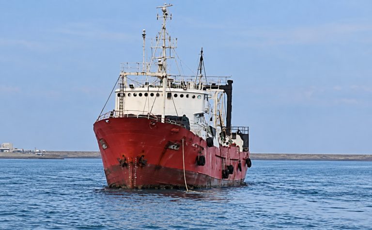 El astillero de Comodoro Rivadavia comienza a reparar buques con el Marcala I