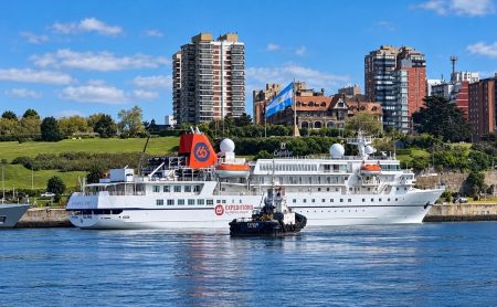 El Crucero MS Seaventure ingresó a Mar del Plata rumbo a la Antártida